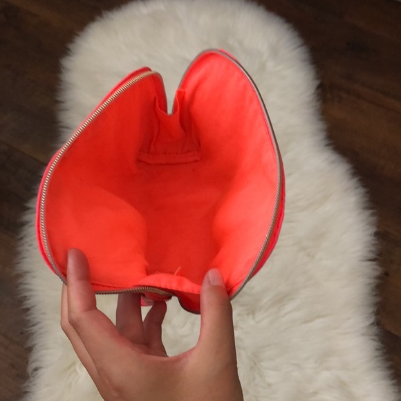 Benefit small make up bag - Picture 7 of 7